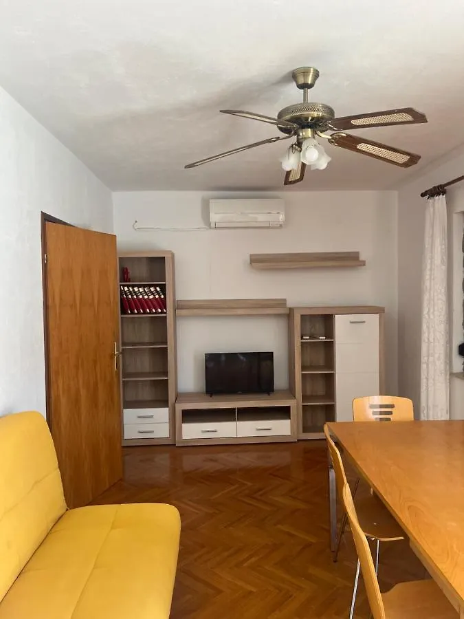 Apt Stefanic 4/2 Apartment Baska  Baska (Krk)